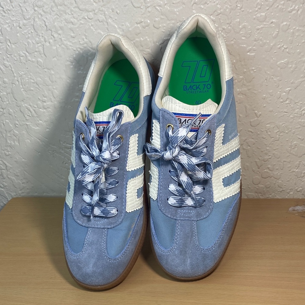 Women size 10 - Picture 2 of 7